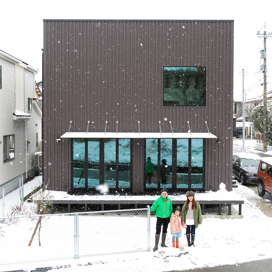 伊地知組 室内は倉庫を思わせる無骨でインダストリアルな雰囲気。自分たちらしく住みこなすの建築実例画像