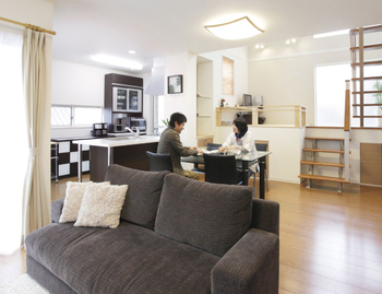 Art Yoshikawa設計事務所 吉川住建 スケルトン階段に一目惚れ。スキップフロアやウッドデッキなど、たくさんの工夫で快適な暮らしを実現の建築実例画像1