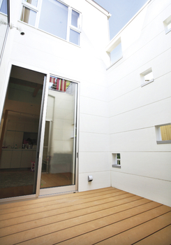 Art Yoshikawa設計事務所 吉川住建 光と風、デザイン性にこだわって、建築家と創る理想の家。キッチンからも子どもに目が届く間取りが嬉しいの建築実例画像4