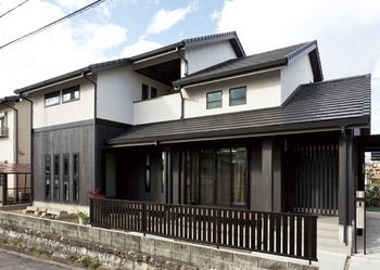 Art Yoshikawa設計事務所 吉川住建 エアコンなしでも快適な、光と風溢れる和モダン空間。勾配天井の子ども部屋は屋根裏の秘密基地のようの建築実例画像6