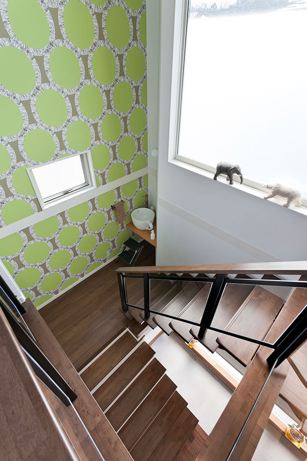 Art Yoshikawa設計事務所 吉川住建 【長久手市|1000万円台|30坪台|スキップフロア】2階リビングの大きな窓はまるで額縁！ナチュラルな家の建築実例画像5