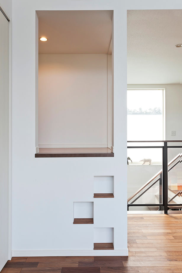 Art Yoshikawa設計事務所 吉川住建 【長久手市|1000万円台|30坪台|スキップフロア】2階リビングの大きな窓はまるで額縁！ナチュラルな家の建築実例画像9