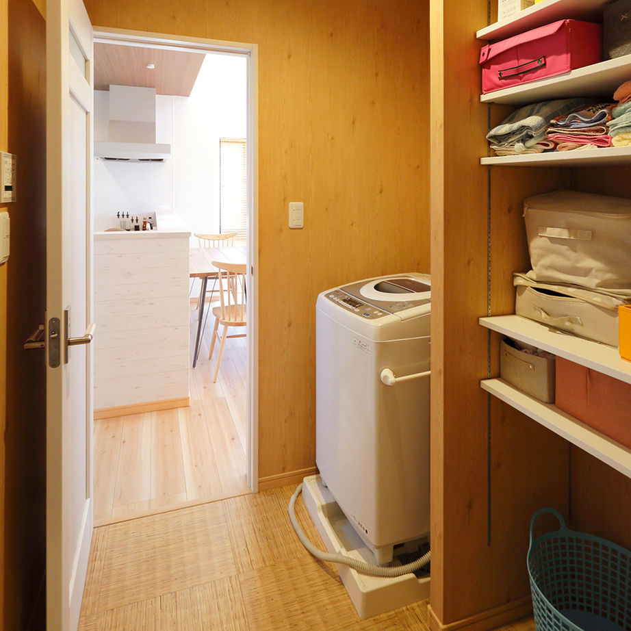 Art Yoshikawa設計事務所 吉川住建 【1000万円台|平屋|30坪台|ウッドデッキ】木の温もりあふれる自慢の平屋　立体的な空間設計で開放感も◎の建築実例画像13