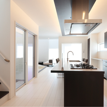 Art Yoshikawa設計事務所 吉川住建 「オモテに窓のない外観のインパクトに惚れ惚れする」オリジナリティあふれるスタイリッシュモダンの家の建築実例画像1