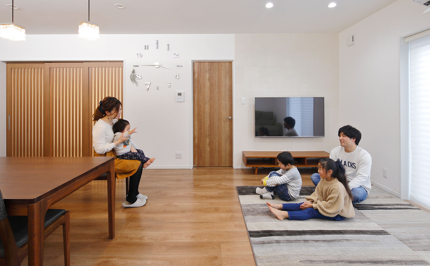 Art Yoshikawa設計事務所 吉川住建 【建物本体価格2000万円台／間取り図あり】広い土間とLDKが繋がる大空間、地震にも強いと良いこと尽くしの建築実例画像9