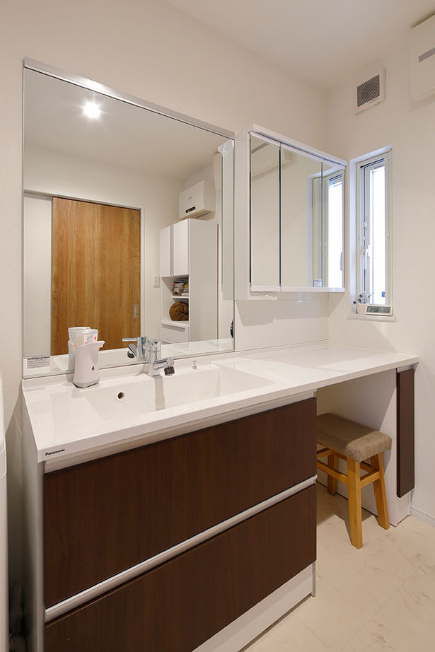 Art Yoshikawa設計事務所 吉川住建 【建物本体価格2000万円台／間取り図あり】広い土間とLDKが繋がる大空間、地震にも強いと良いこと尽くしの建築実例画像14