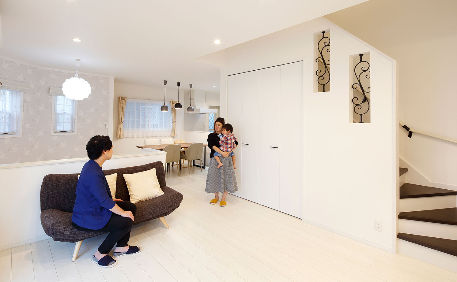 Art Yoshikawa設計事務所 吉川住建 【建物本体価格2000万円台／間取り図あり】建物も土地もすべて希望通り！白亜の欧風デザインが可愛い家の建築実例画像3