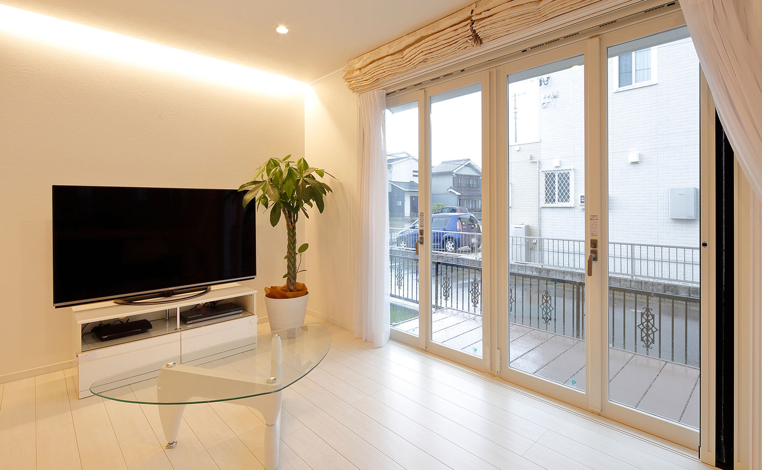 Art Yoshikawa設計事務所 吉川住建 【建物本体価格2000万円台／間取り図あり】建物も土地もすべて希望通り！白亜の欧風デザインが可愛い家の建築実例画像16