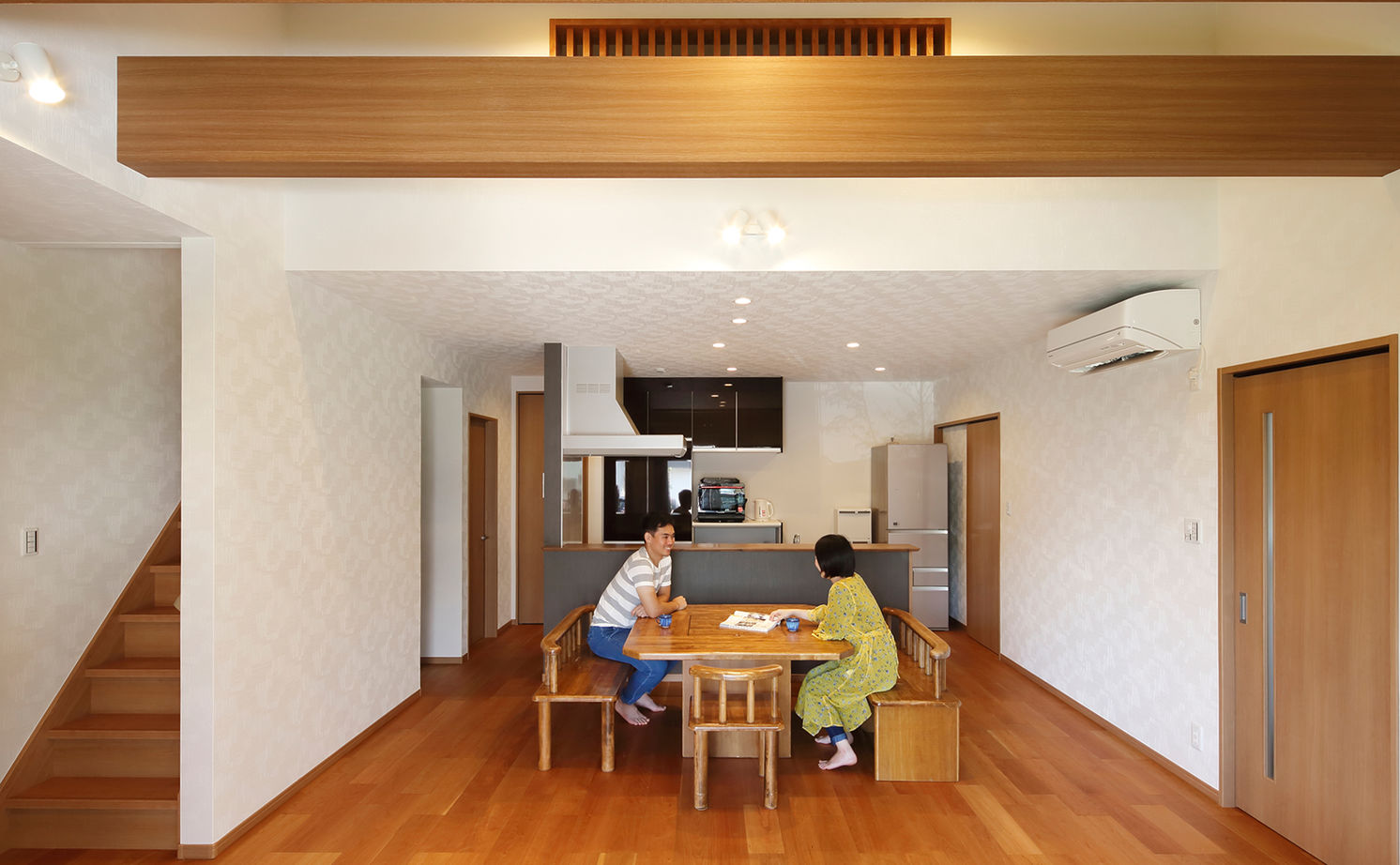 Art Yoshikawa設計事務所 吉川住建 【愛知県|2000万円台|平屋|30坪台|軒のある家】LDKを中心に家中の空間が繋がり、常に家族を感じる平屋の建築実例画像2