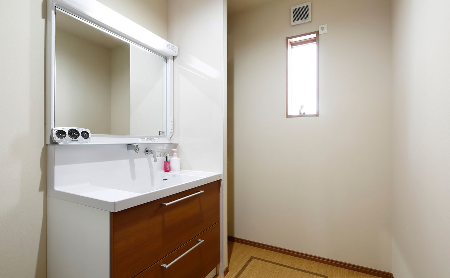 Art Yoshikawa設計事務所 吉川住建 【愛知県|2000万円台|平屋|30坪台|軒のある家】LDKを中心に家中の空間が繋がり、常に家族を感じる平屋の建築実例画像13