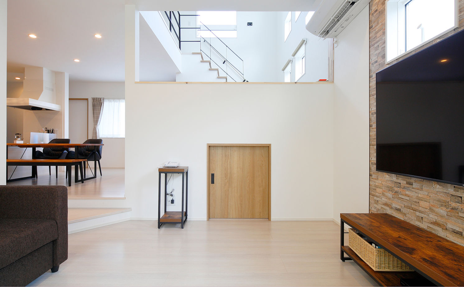 Art Yoshikawa設計事務所 吉川住建 【2000万円台|間取り図|家事ラク|スキップフロア】繋がる空間は家族のつながりを感じる家の建築実例画像4