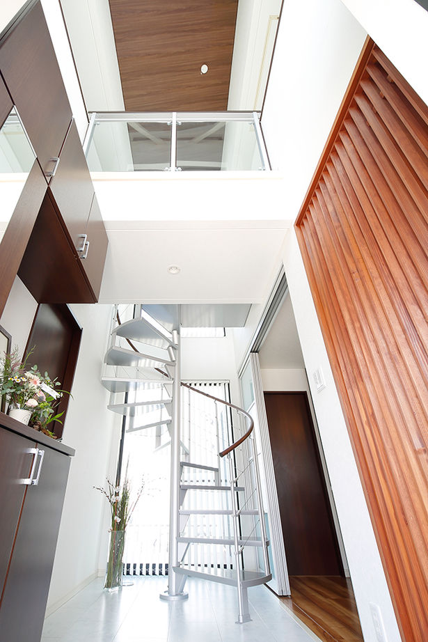 Art Yoshikawa設計事務所 吉川住建 【1000万円台/間取り30坪台/小屋裏/吹き抜け】家事ラク＋らせん階段が魅力。光と風が心地よい家の建築実例画像3