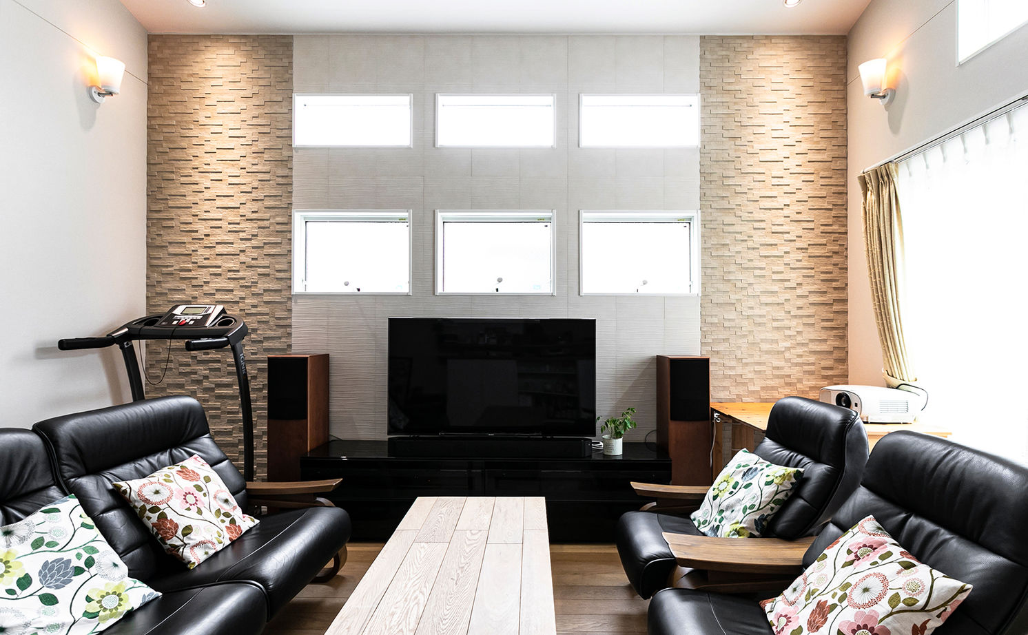 Art Yoshikawa設計事務所 吉川住建 【岡崎市|3000万円台|間取り図|店舗併用|二世帯住宅|家事ラク】収納豊富＆家事ラク！太陽光搭載の二世帯の建築実例画像2