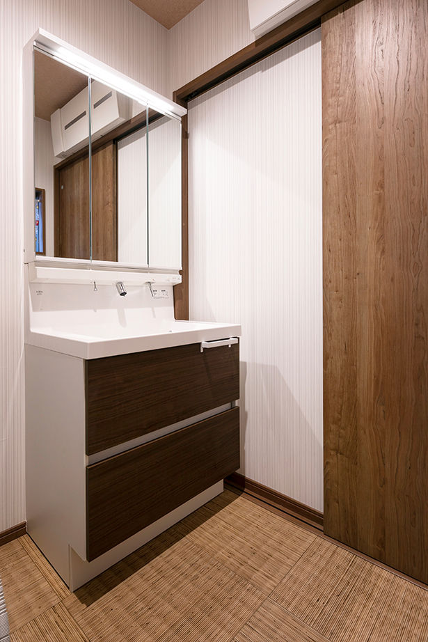 Art Yoshikawa設計事務所 吉川住建 【1000万円台|間取り図|スキップフロア】陽当たりのいい2階リビング、スキップフロアのおしゃれな家の建築実例画像16