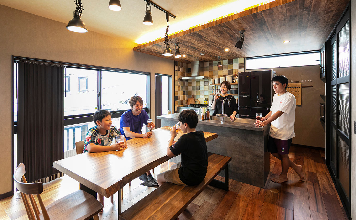 Art Yoshikawa設計事務所 吉川住建 【1000万円台|間取り図|ビルトインガレージ】テーマは「インダストリアル」、屋上庭園も！の建築実例画像1