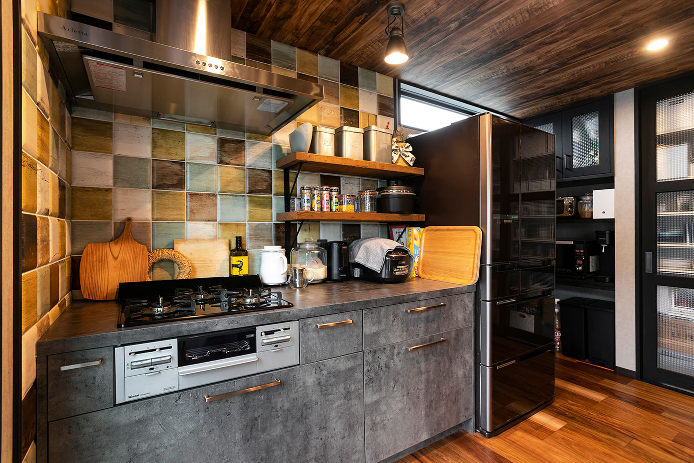 Art Yoshikawa設計事務所 吉川住建 【1000万円台|間取り図|ビルトインガレージ】テーマは「インダストリアル」、屋上庭園も！の建築実例画像6