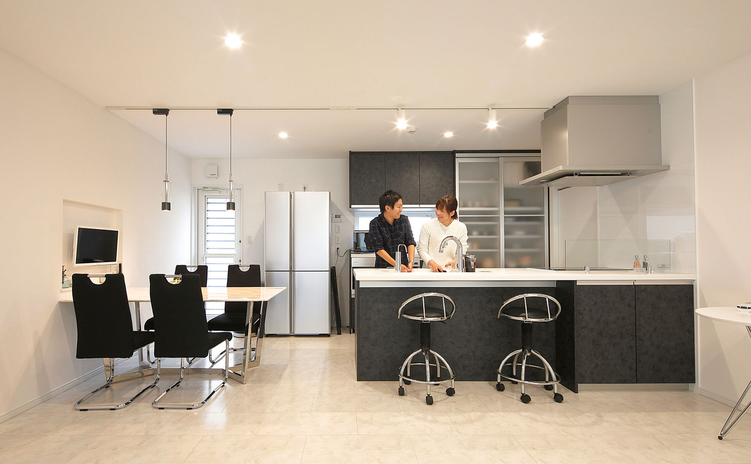 Art Yoshikawa設計事務所 吉川住建 【豊田市|2000万円台|テクノストラクチャー|ビルトインガレージ】スケルトン階段などこだわりのZEH住宅の建築実例画像2