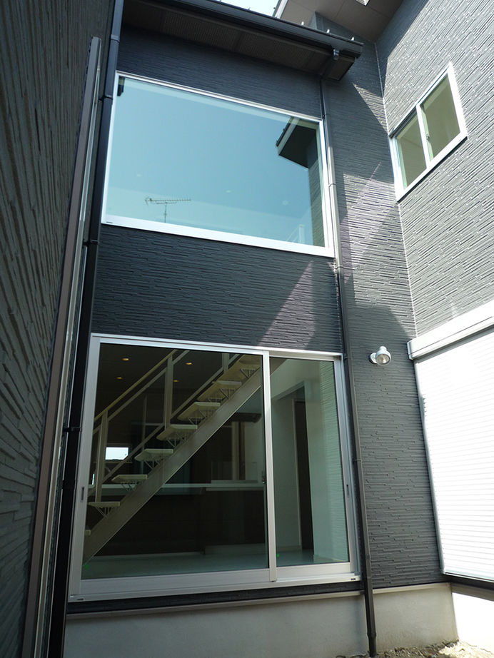 Art Yoshikawa設計事務所 吉川住建 【豊田市|2000万円台|30坪台|バーのような家】外観や黒を基調としたリビングがクールな家の建築実例画像8