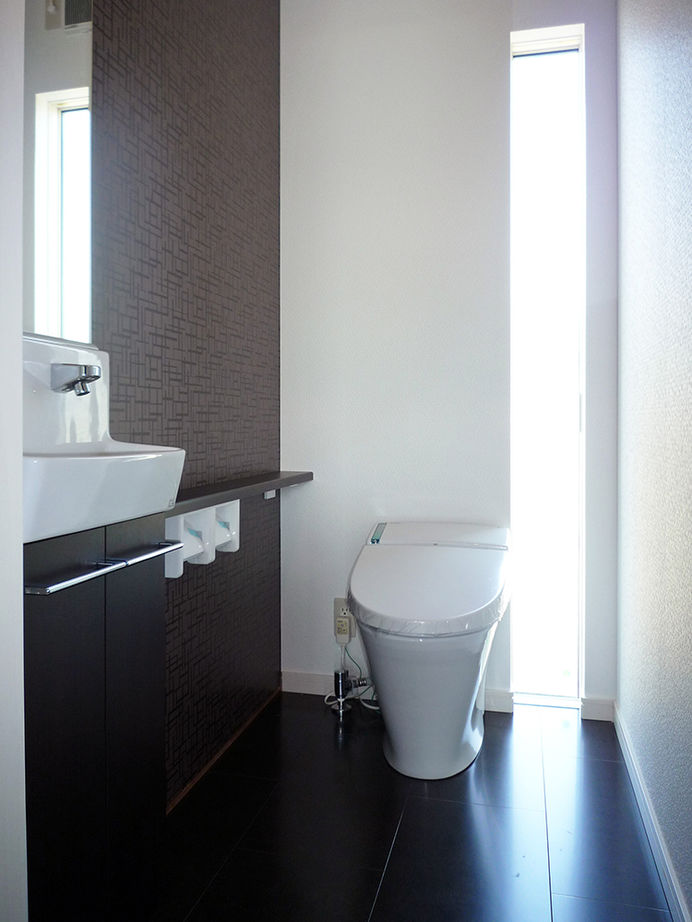 Art Yoshikawa設計事務所 吉川住建 【豊田市|2000万円台|30坪台|バーのような家】外観や黒を基調としたリビングがクールな家の建築実例画像9