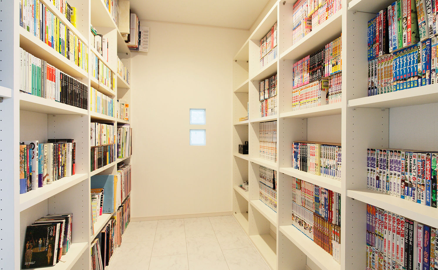 Art Yoshikawa設計事務所 吉川住建 【岡崎市|3000万円台|3階建て|インナーバルコニー】スリット窓が印象的なスタイリッシュ3階建ての建築実例画像4