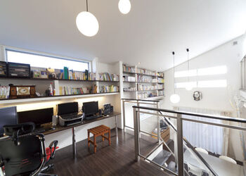 Art Yoshikawa設計事務所 吉川住建 いつも家族がそろう“ネオ大空間”。こだわりのアイランド型「トーヨーキッチン」から家族の笑顔が見渡せるの建築実例画像4