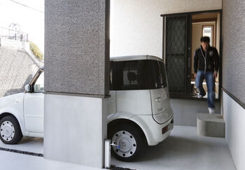 Art Yoshikawa設計事務所 吉川住建 職人技が光る手塗りの壁の畳コーナーは、家族の安らぎの空間。「和」好きが選んだ和モダンの家の建築実例画像4