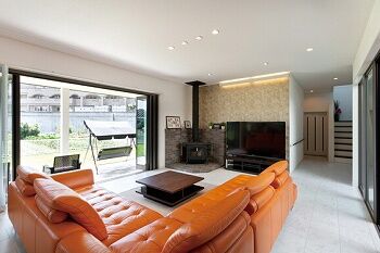 Art Yoshikawa設計事務所 吉川住建 モダンなデザインで機能的。サンルームやファミリールームのある間取りで家族みんなが快適に暮らせる家の建築実例画像3