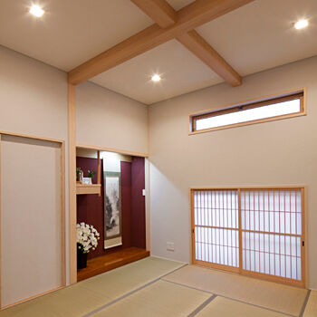 Art Yoshikawa設計事務所 吉川住建 提案された『イマガワ』の木材の肌ざわりや美しさを「日々実感します」。子育て、家事楽動線で暮らし快適にの建築実例画像6