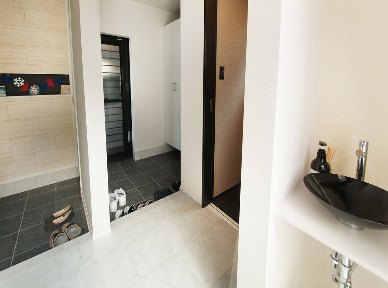 Art Yoshikawa設計事務所 吉川住建 【日進市|2000万円台|テクノストラクチャー|ビルトインガレージ】ゆったりリビングも叶えたガレージハウスの建築実例画像4