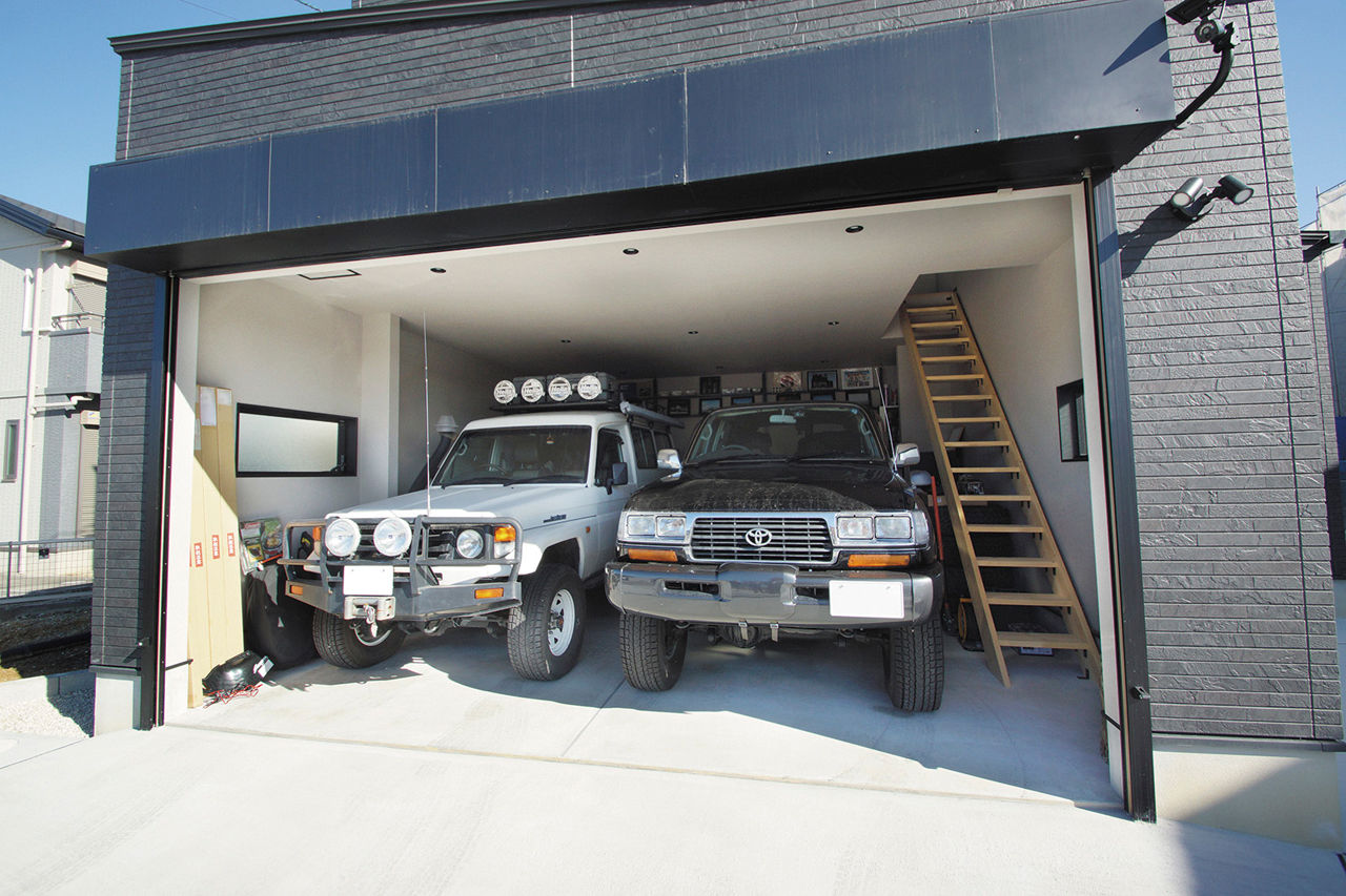 Art Yoshikawa設計事務所 吉川住建 【日進市|2000万円台|テクノストラクチャー|ビルトインガレージ】大型SUVが並ぶ車好き夫婦のガレージハウスの建築実例画像2