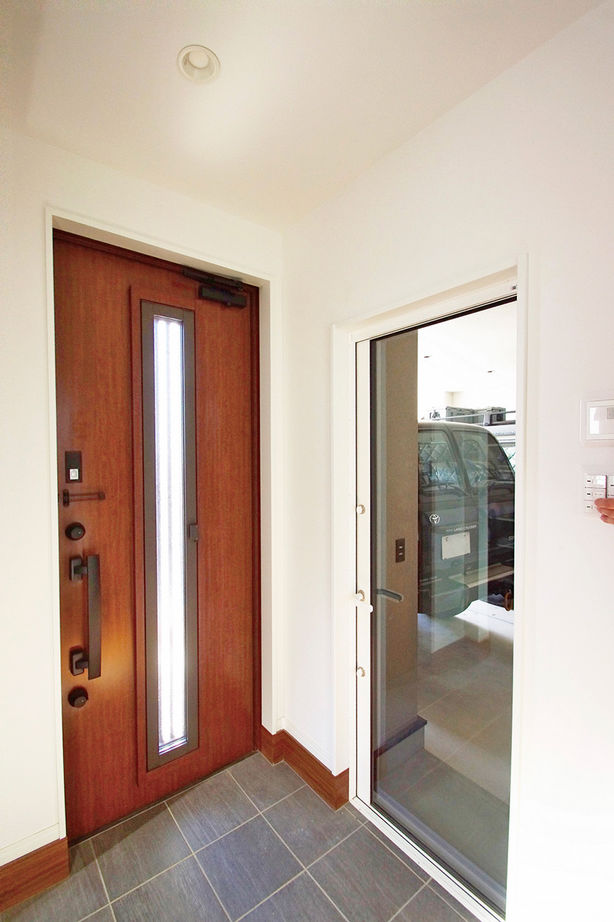 Art Yoshikawa設計事務所 吉川住建 【日進市|2000万円台|テクノストラクチャー|ビルトインガレージ】大型SUVが並ぶ車好き夫婦のガレージハウスの建築実例画像7