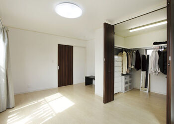 Art Yoshikawa設計事務所 吉川住建 採光性の工夫で土地の条件をクリア。リビングの収納やニッチなど細かい要望も丁寧な対応で実現の建築実例画像3