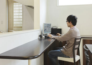 Art Yoshikawa設計事務所 吉川住建 採光性の工夫で土地の条件をクリア。リビングの収納やニッチなど細かい要望も丁寧な対応で実現の建築実例画像6