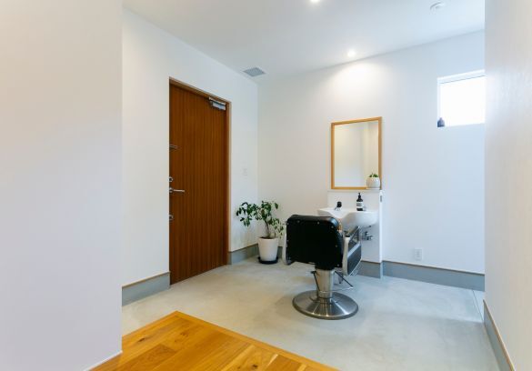 健康住宅 【4000万円～／平屋／二世帯住宅／家事動線／玄関土間／建て替え】自然と調和する、平屋の二世帯住宅の建築実例画像5