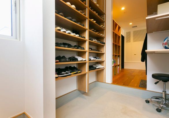 健康住宅 【4000万円～／平屋／二世帯住宅／家事動線／玄関土間／建て替え】自然と調和する、平屋の二世帯住宅の建築実例画像6