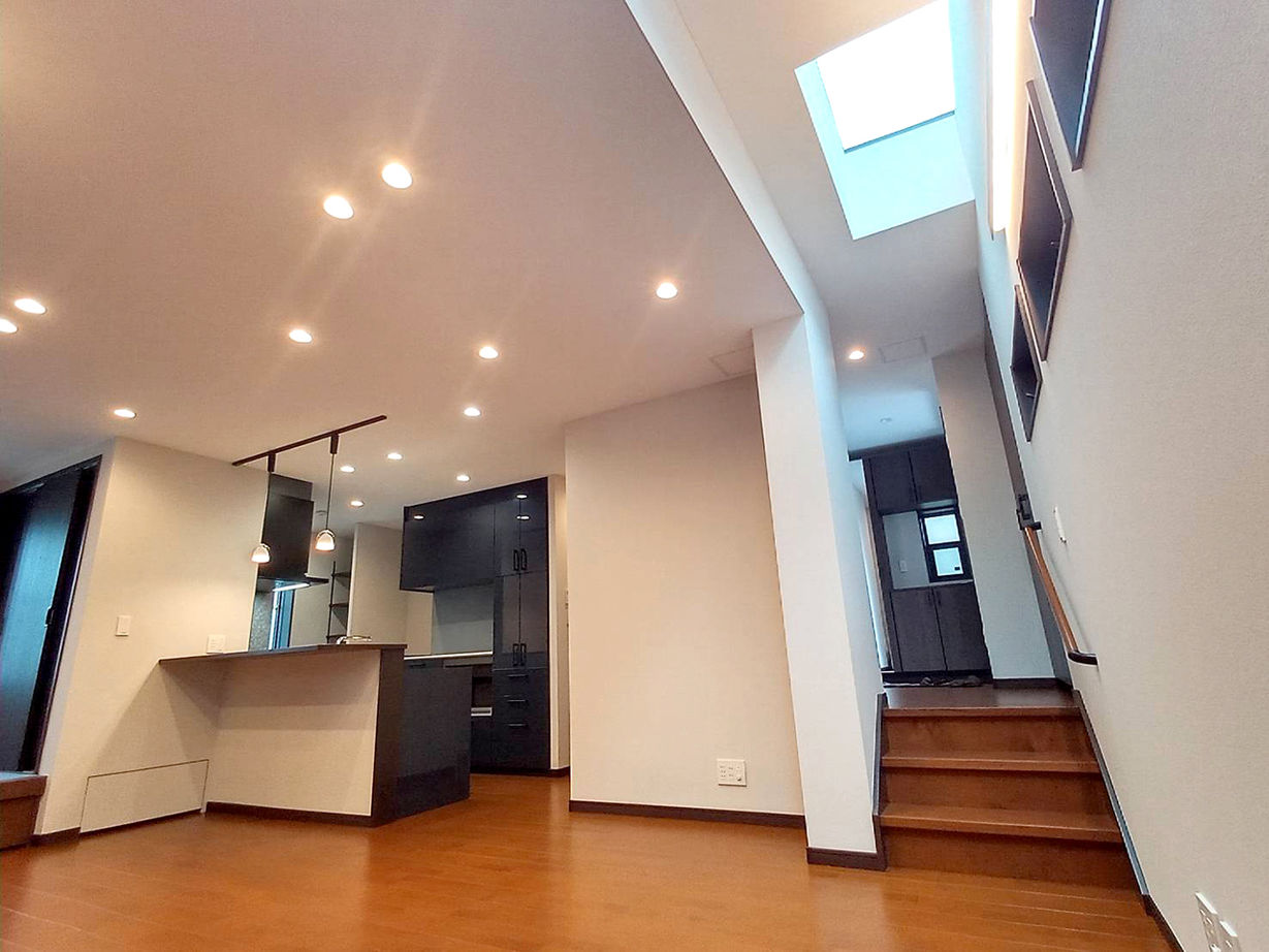 夢工房だいあん 【3000万円台／横浜市／SE構法／30坪台】難解な旗竿敷地のデメリットを感じさせない、明るく快適な住まいの建築実例画像6