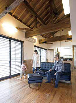 広和木材 【間取図有｜平屋風×古民家風】工場で木材を厳選。木が気持ちいい、四季の風景と暮らす古民家風の家の建築実例画像4