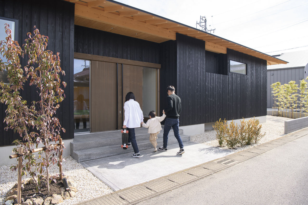 広和木材 【平屋/回遊動線/50坪台/2LDK/間取り図】中庭がもたらす圧倒的な明るさと開放感。風が通る木が心地よい平屋の建築実例画像10