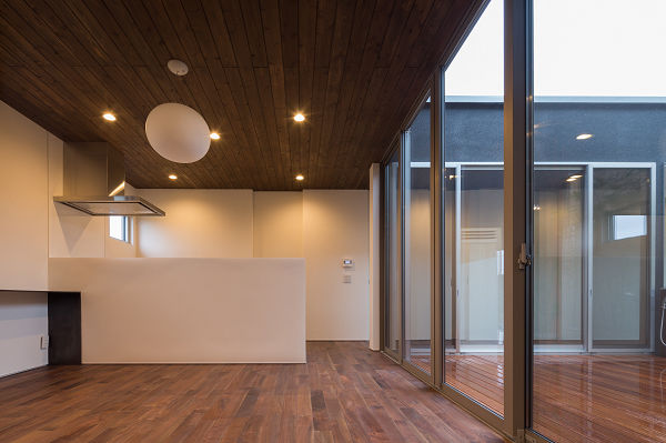 StyleDesign 中庭を囲み笑顔が集う住空間。空に包まれる非日常の癒しの建築実例画像6