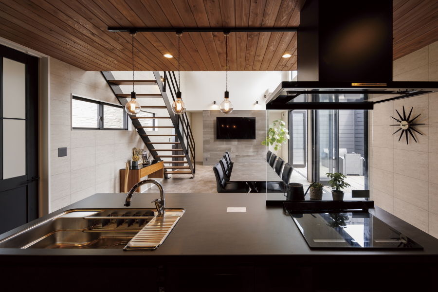 StyleDesign 平屋ベースの2階建　シックでモダンな色調　北側面の窓は最小限に設計の建築実例画像4