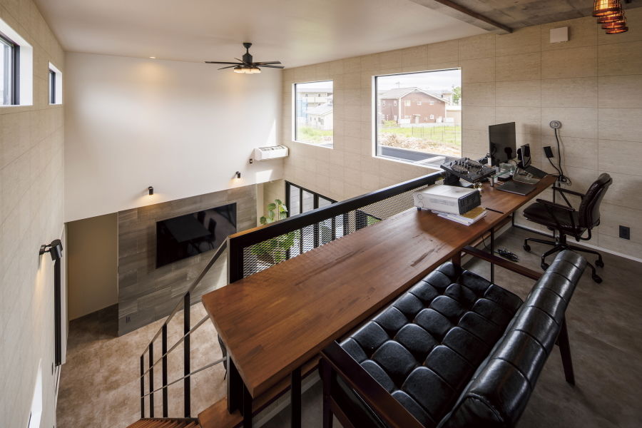 StyleDesign 平屋ベースの2階建　シックでモダンな色調　北側面の窓は最小限に設計の建築実例画像5