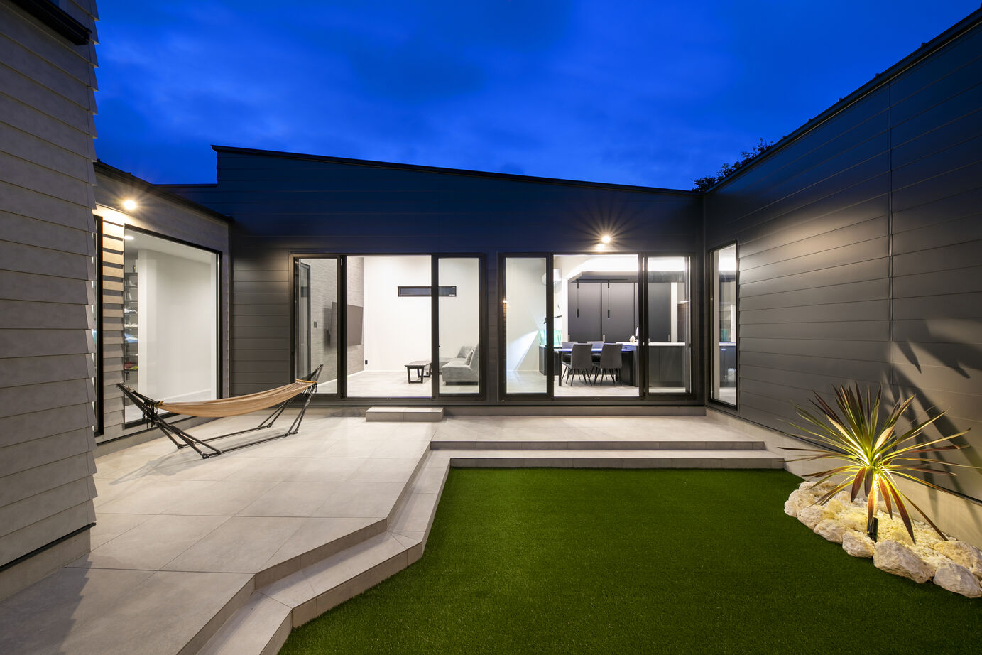 StyleDesign こだわり全部を美しく叶えた　"ドッグラン＆中庭”のある平屋の建築実例画像2