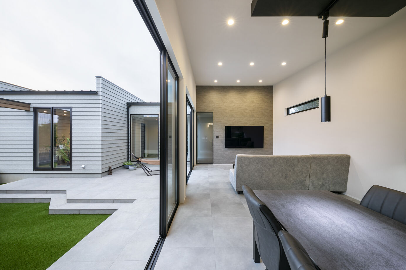 StyleDesign こだわり全部を美しく叶えた　"ドッグラン＆中庭”のある平屋の建築実例画像3