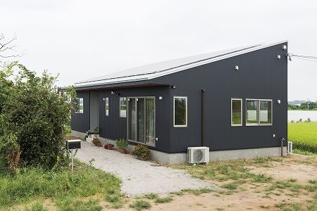 エイ・ワン(A-1 home) 【1000万円台】予算内で実現。太陽光発電＋天然無垢材たっぷりの快適住宅の建築実例画像2