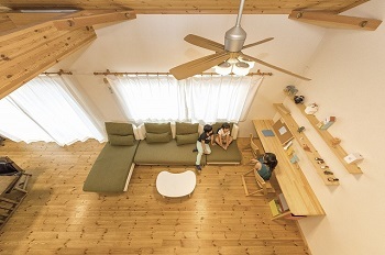 エイ・ワン(A-1 home) 【35.2坪/1000万円台/2F】無垢材×ホワイト＝ナチュラルな空間。２Fともつながる広々LDKの２階建ての建築実例画像6