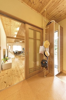 エイ・ワン(A-1 home) 【35.2坪/1000万円台/2F】無垢材×ホワイト＝ナチュラルな空間。２Fともつながる広々LDKの２階建ての建築実例画像9