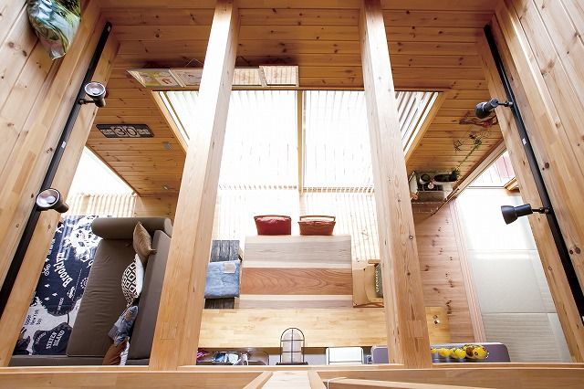 エイ・ワン(A-1 home) 【36.6 坪/1550万円/2F/間取り有】光降る吹抜けのLDKに家族が集う、総無垢仕上げの２階建ての建築実例画像4