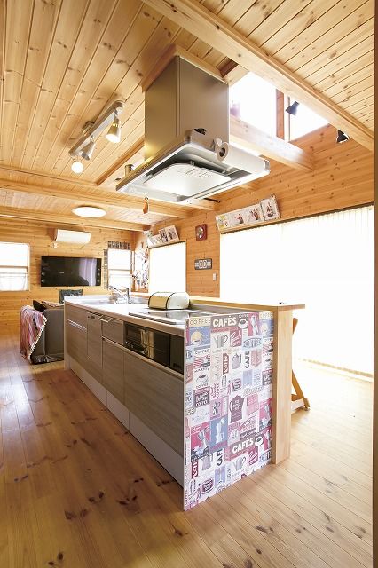 エイ・ワン(A-1 home) 【36.6 坪/1550万円/2F/間取り有】光降る吹抜けのLDKに家族が集う、総無垢仕上げの２階建ての建築実例画像6