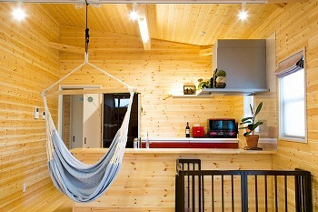 エイ・ワン(A-1 home) 【27.0坪/1000万円台/平屋/間取り有】DJブース付LDK！？趣味を心ゆくまで楽しめるログハウス風の平屋の建築実例画像6