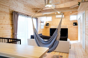 エイ・ワン(A-1 home) 【27.0坪/1000万円台/平屋/間取り有】DJブース付LDK！？趣味を心ゆくまで楽しめるログハウス風の平屋の建築実例画像7